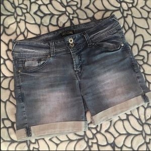 Denim Deluxe Wallflower 🌸 shorts 🌸